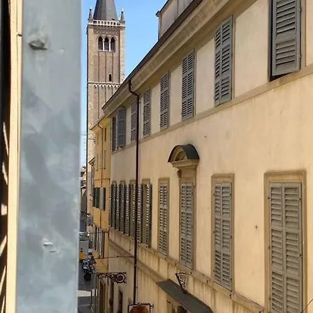 Le Finestre Sul Borgo 1 - Very Near To Piazza Garibaldi And The Cathedral Parma