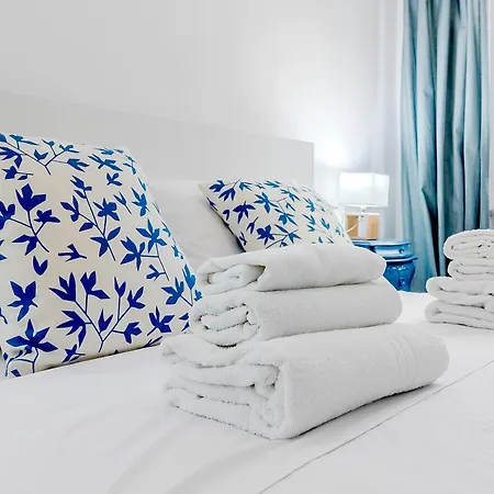 Lejlighed Le Finestre Sul Borgo 1 - Very Near To Piazza Garibaldi And The Cathedral *