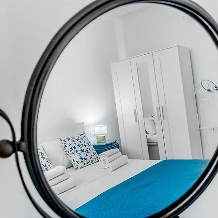 Le Finestre Sul Borgo 1 - Very Near To Piazza Garibaldi And The Cathedral * 帕爾馬