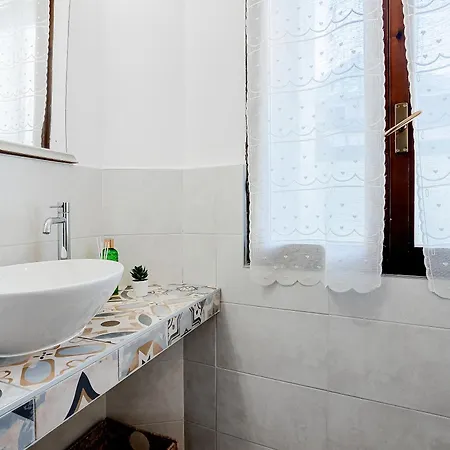 Le Finestre Sul Borgo 1 - Very Near To Piazza Garibaldi And The Cathedral Lejlighed *