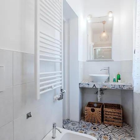 Le Finestre Sul Borgo 1 - Very Near To Piazza Garibaldi And The Cathedral 公寓 帕爾馬