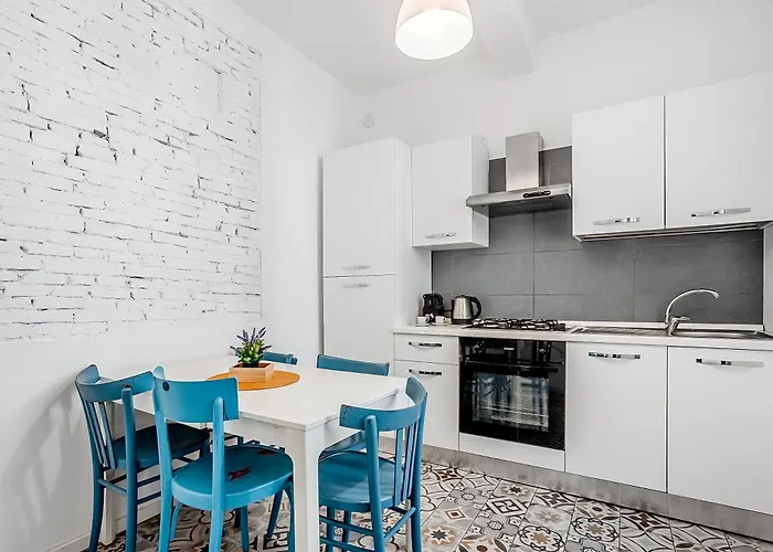Le Finestre Sul Borgo 1 - In The Heart Of 아파트 파르마